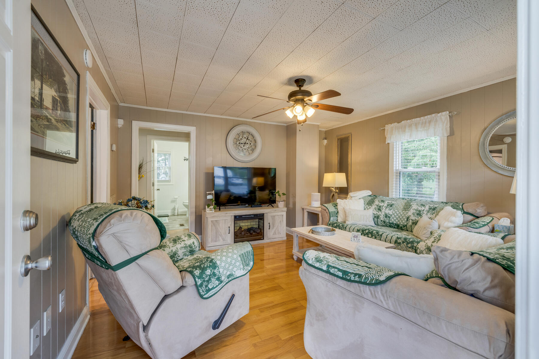 168 Madison Street Erwin, TN 37650 - Photo 5 of 25 005