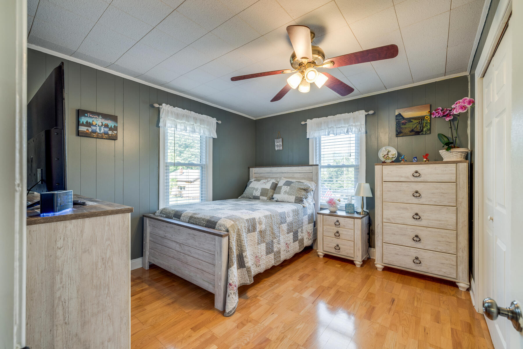 168 Madison Street Erwin, TN 37650 - Photo 8 of 25 008