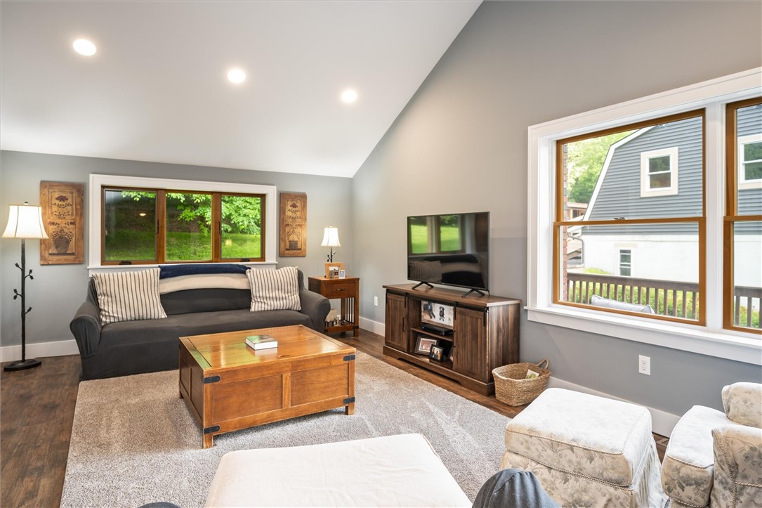 3369 Parker Road Marion, NY 14505 - Photo 8 of 48 SPACIOUS FAMILY ROOM!