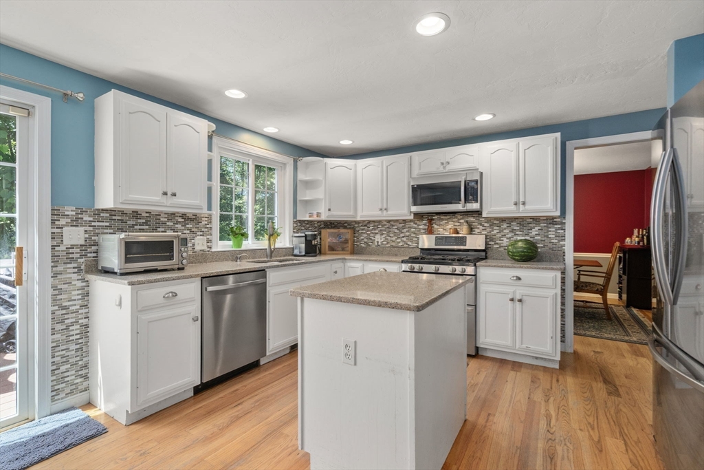 38 McGregory Road Sturbridge, MA 01566 - Photo 8 of 41