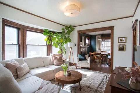 $338,000 | 3915 Charlotte Street, Kansas City, MO 64110