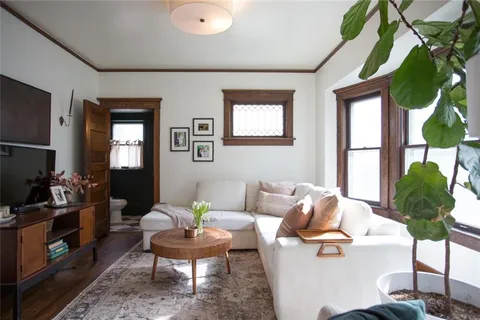 $338,000 | 3915 Charlotte Street, Kansas City, MO 64110