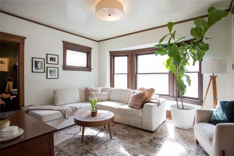 $338,000 | 3915 Charlotte Street, Kansas City, MO 64110