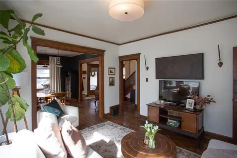 $338,000 | 3915 Charlotte Street, Kansas City, MO 64110