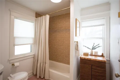 $338,000 | 3915 Charlotte Street, Kansas City, MO 64110