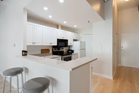 $979,000 | 15 Sleeper Street, Unit 407, Boston, MA 02210