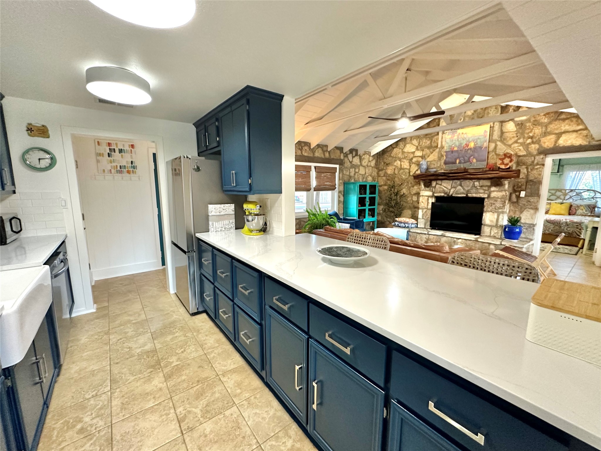 29 Presidio Road Wimberley, TX 78676 - Photo 12 of 36 a bathroom with a sink double vanity and a mirror