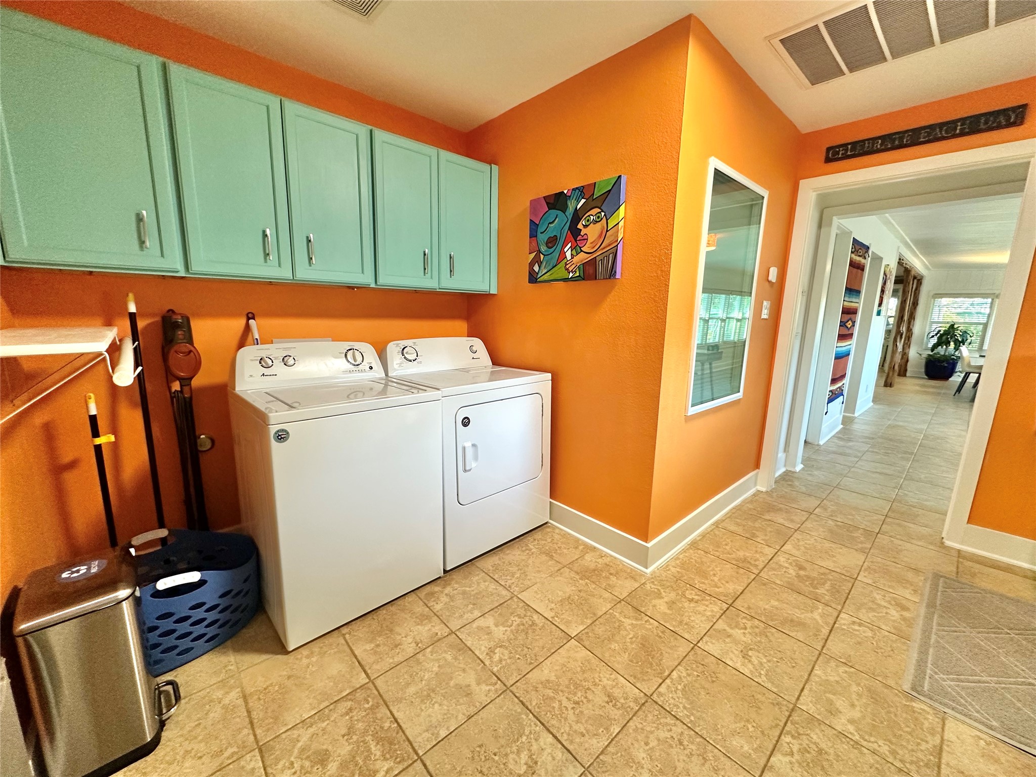 29 Presidio Road Wimberley, TX 78676 - Photo 22 of 36 a utility room with dryer and washer
