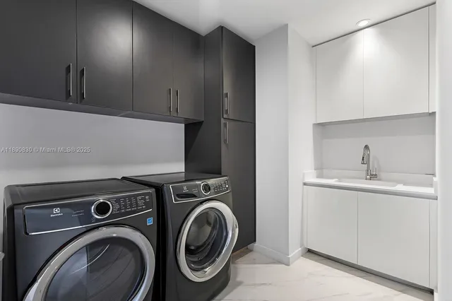 $4,345,000 | 851 Northeast 1st Avenue, Unit 4401/4402, Miami, FL 33132