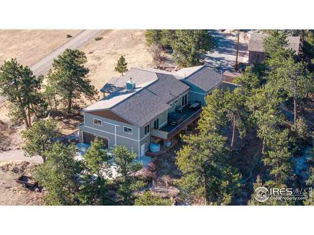 a picture of a city view