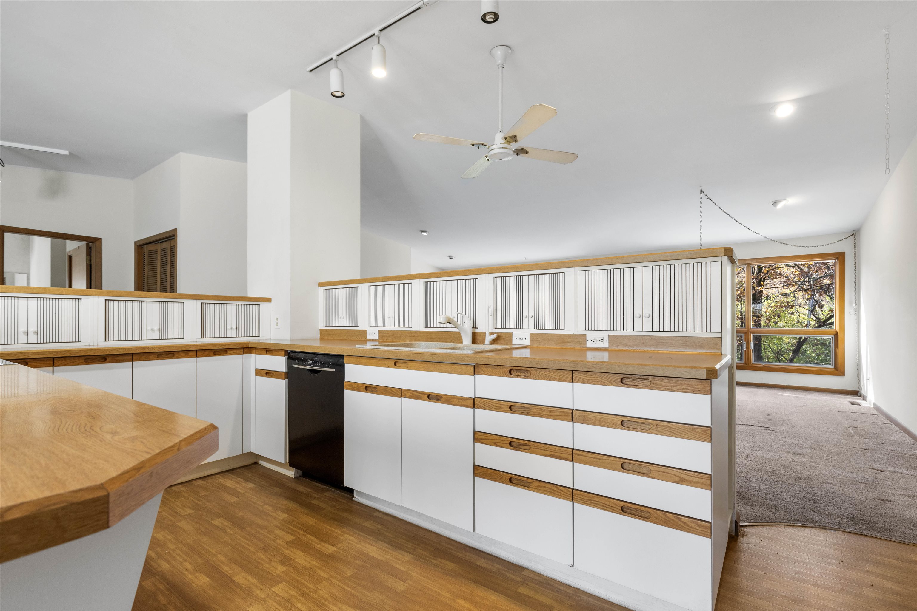 5286 Lakecrest Road Caledonia, IL 61011 - Photo 3 of 21 Gallery Image 3