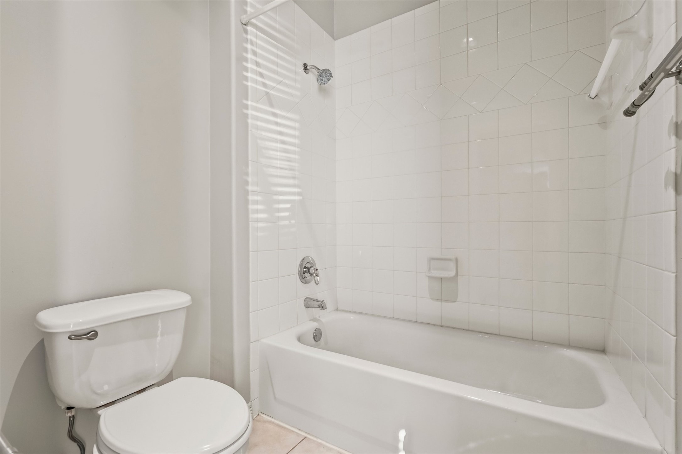822 Stuart Street Houston, TX 77006 - Photo 21 of 27
