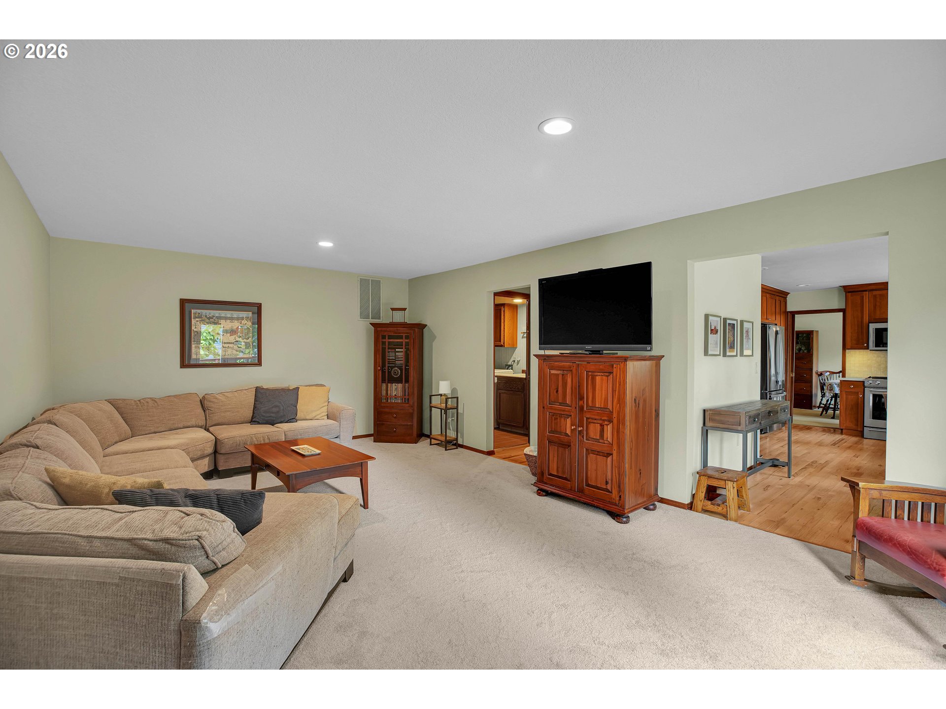 6401 Southwest Dolph Drive Portland, OR 97219 - Photo 24 of 48 Family Room