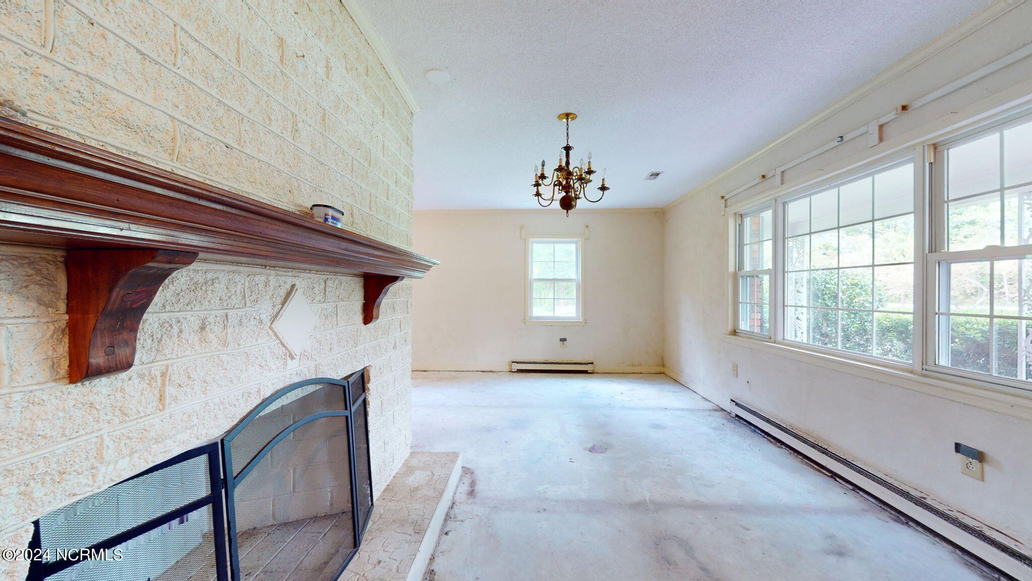735 Half Moon Road New Bern, NC 28560 - Photo 29 of 56 Living Rm