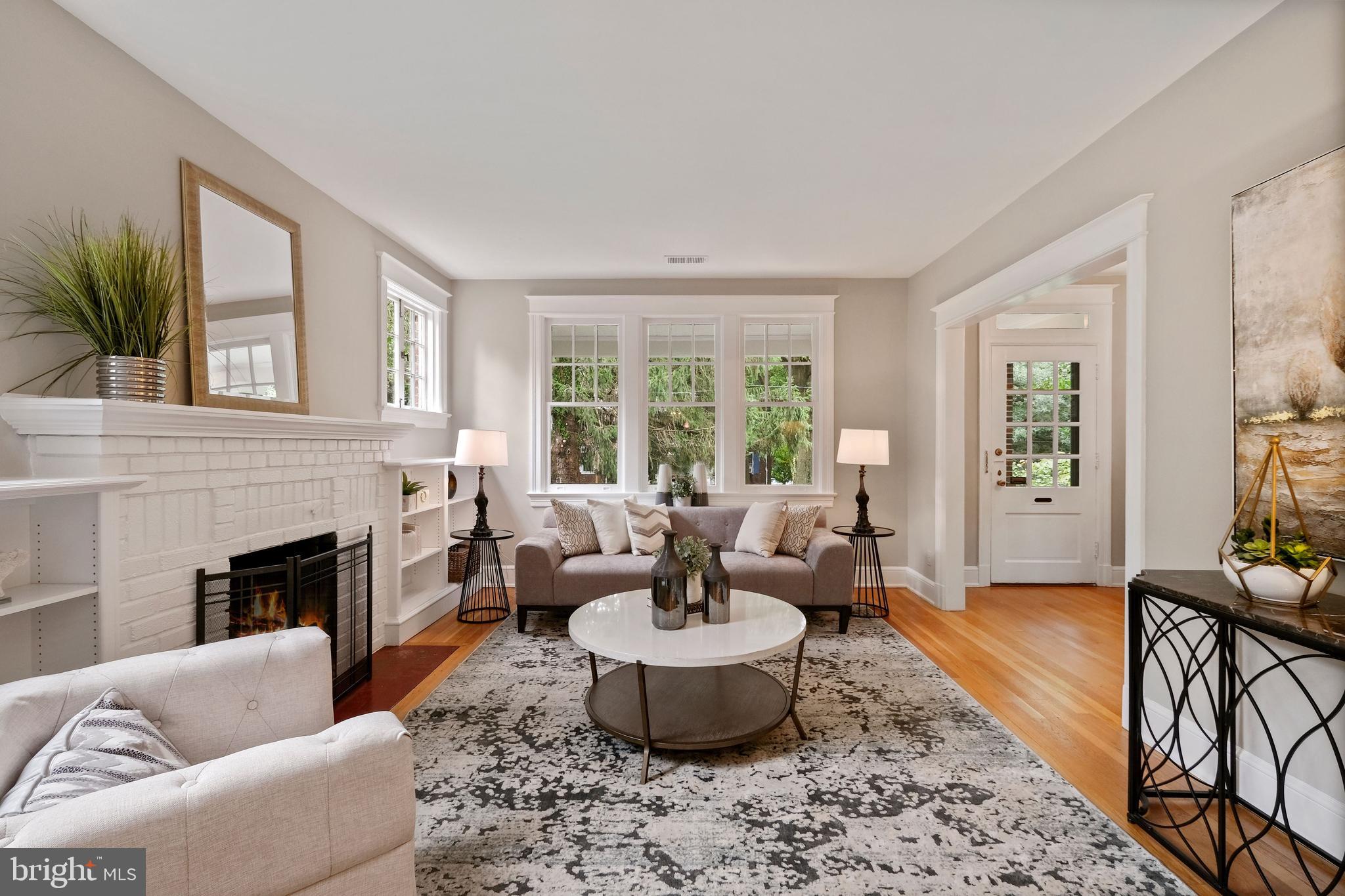 3327 Military Road Northwest Washington, DC 20015 - Photo 8 of 32 Living Room