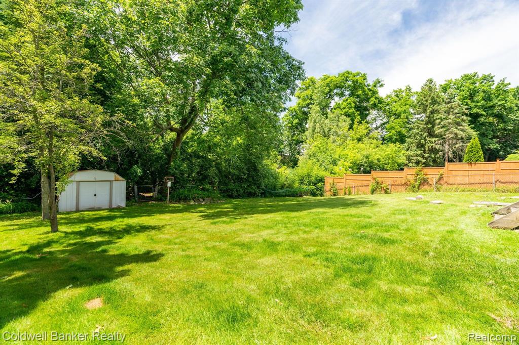 42455 Park Ridge Road Novi, MI 48375 - Photo 15 of 17