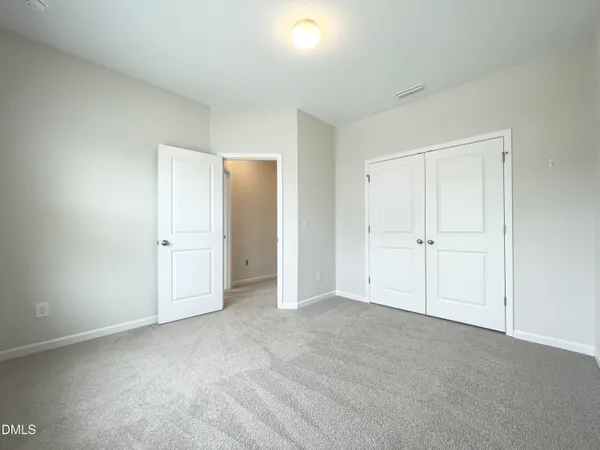 $2,095 | 924 Arlington Wood Street, Fuquay-Varina, NC 27526