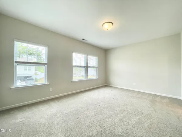 $2,095 | 924 Arlington Wood Street, Fuquay-Varina, NC 27526