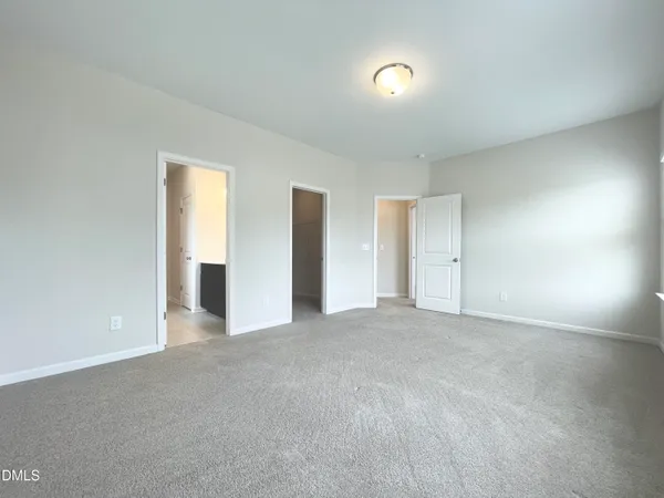 $2,095 | 924 Arlington Wood Street, Fuquay-Varina, NC 27526
