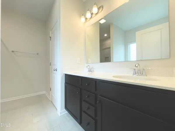$2,095 | 924 Arlington Wood Street, Fuquay-Varina, NC 27526