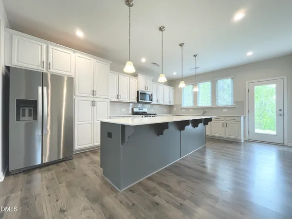 $2,095 | 924 Arlington Wood Street, Fuquay-Varina, NC 27526