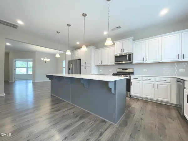 $2,095 | 924 Arlington Wood Street, Fuquay-Varina, NC 27526