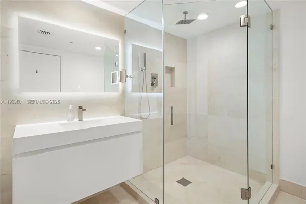$7,500 | 6801 Collins Avenue, Unit DOOR, Miami Beach, FL 33141