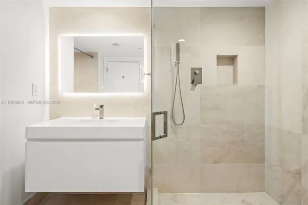 $7,500 | 6801 Collins Avenue, Unit DOOR, Miami Beach, FL 33141