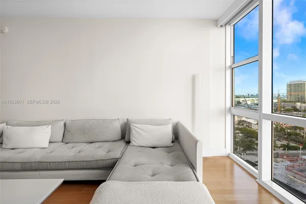 $7,500 | 6801 Collins Avenue, Unit DOOR, Miami Beach, FL 33141