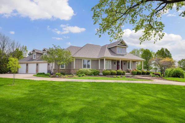 $799,990 | 5525 Bluestem Court, Oswego, IL 60543