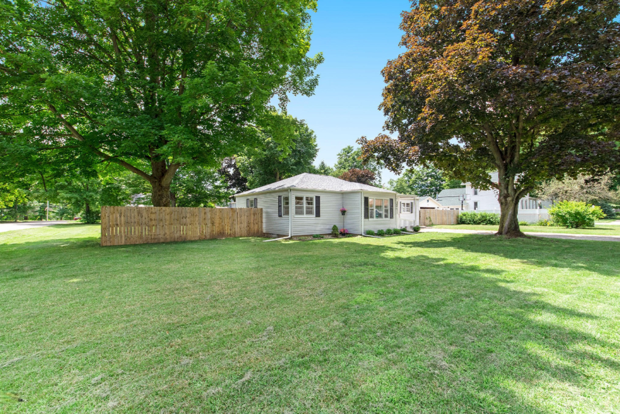 326 State Street Mendon, MI 49072 - Photo 2 of 29 _DSC6025