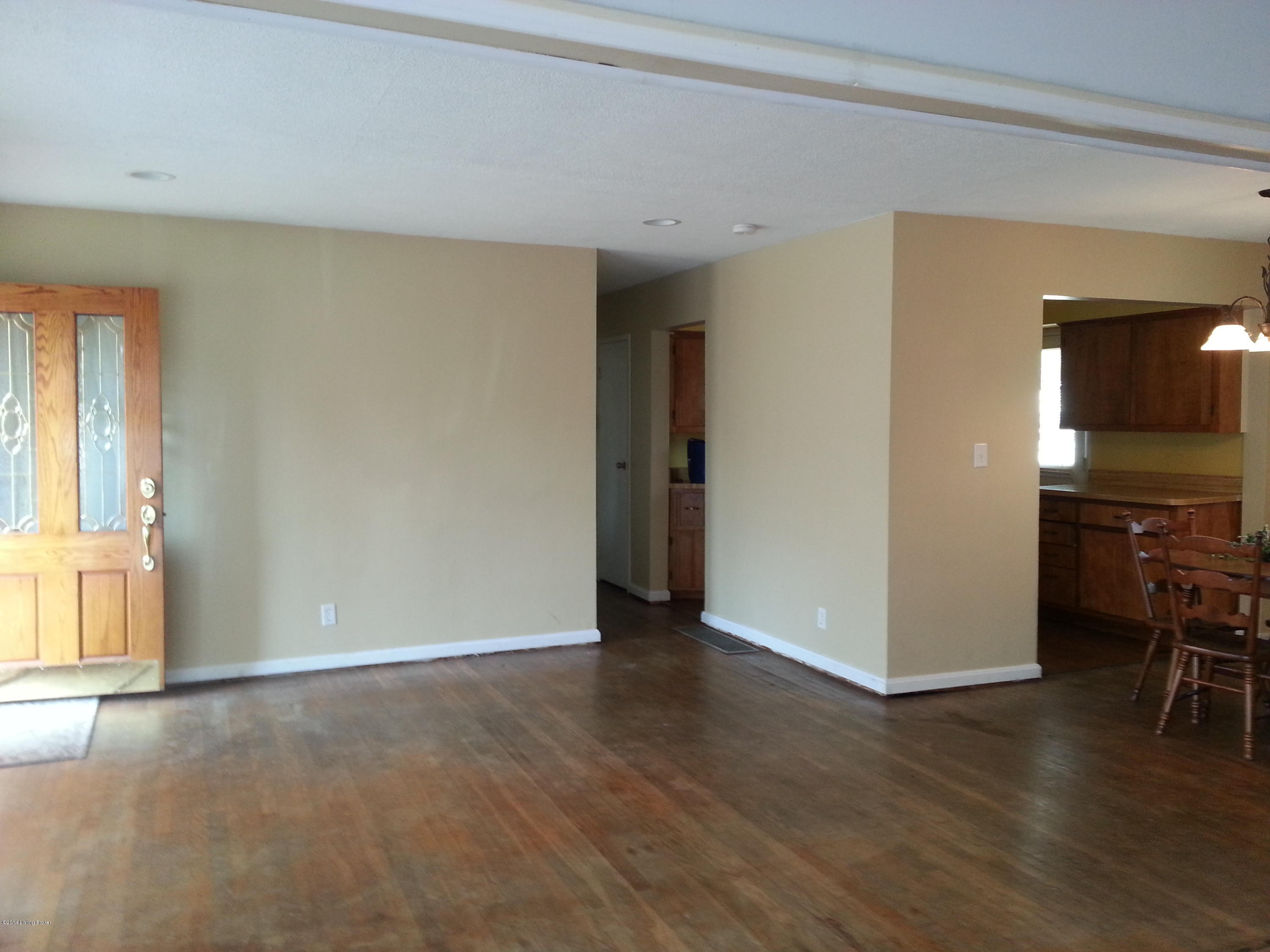 1207 Gallant Fox Run Road Lyndon, KY 40242 - Photo 3 of 22 Great room - view from garage entrance