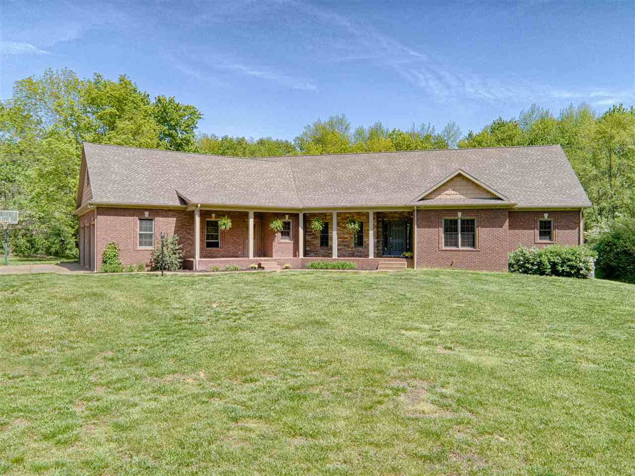 1522 South Center Road Boonville, IN 47601 - Photo 1 of 36 Gallery Image 1