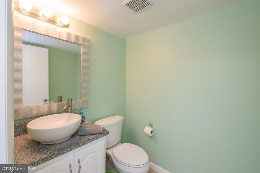 1340 Tenbrook Road Odenton, MD 21113 - Photo 13 of 27 Main level half bath