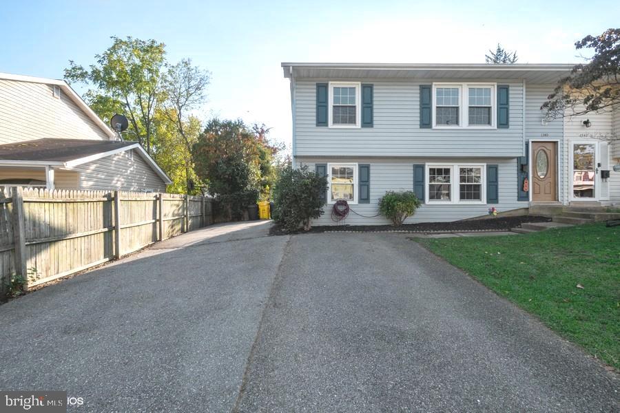 1340 Tenbrook Road Odenton, MD 21113 - Photo 17 of 27 Double driveway