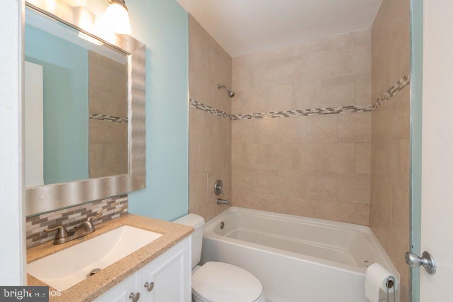 1340 Tenbrook Road Odenton, MD 21113 - Photo 4 of 27 Upper level bath