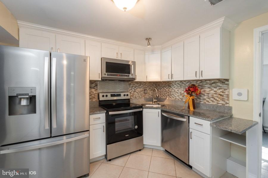 1340 Tenbrook Road Odenton, MD 21113 - Photo 5 of 27 Newer appliances