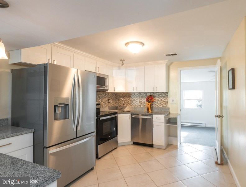 1340 Tenbrook Road Odenton, MD 21113 - Photo 6 of 27 Sunroom off kitchen