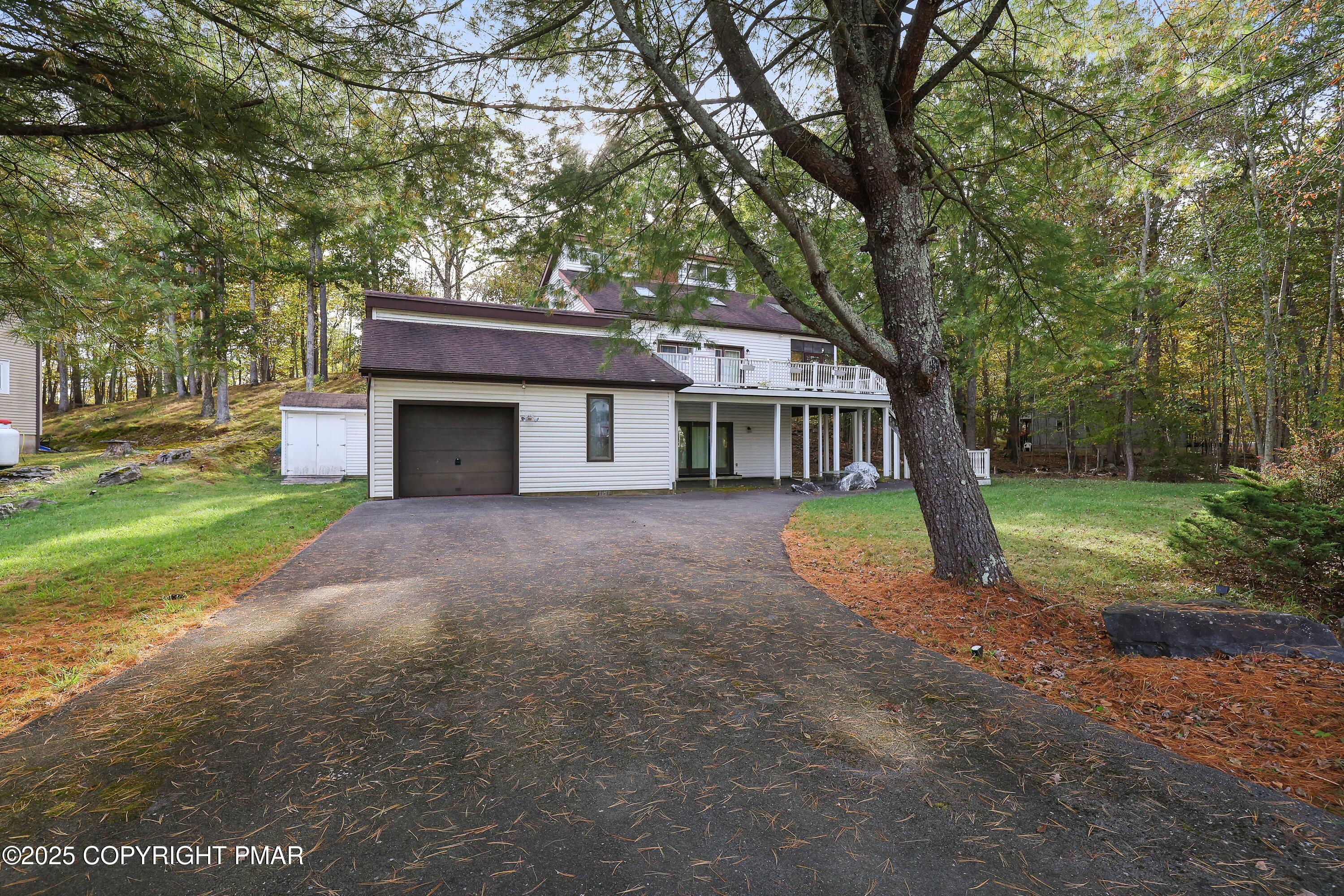 385 Saunders Drive Bushkill, PA 18324 - Photo 1 of 47 RBR59079