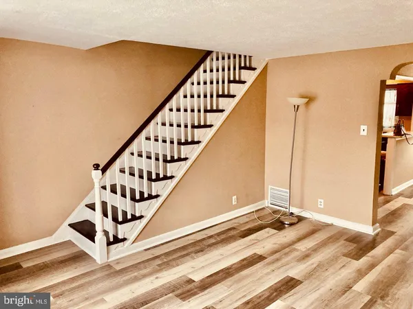 a view of entryway and hall