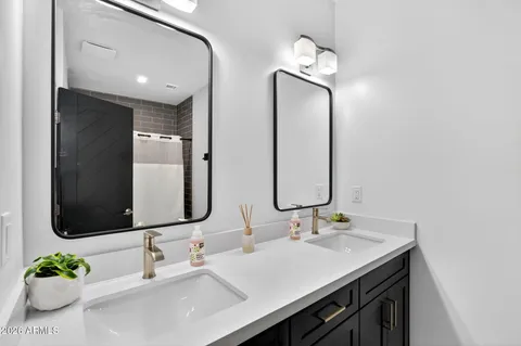 $2,575,000 | 10214 North 44th Street, Phoenix, AZ 85028