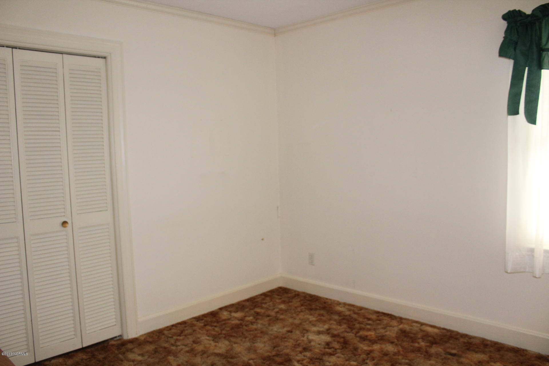 2423 Carey Road Kinston, NC 28504 - Photo 9 of 17 IMG_0603