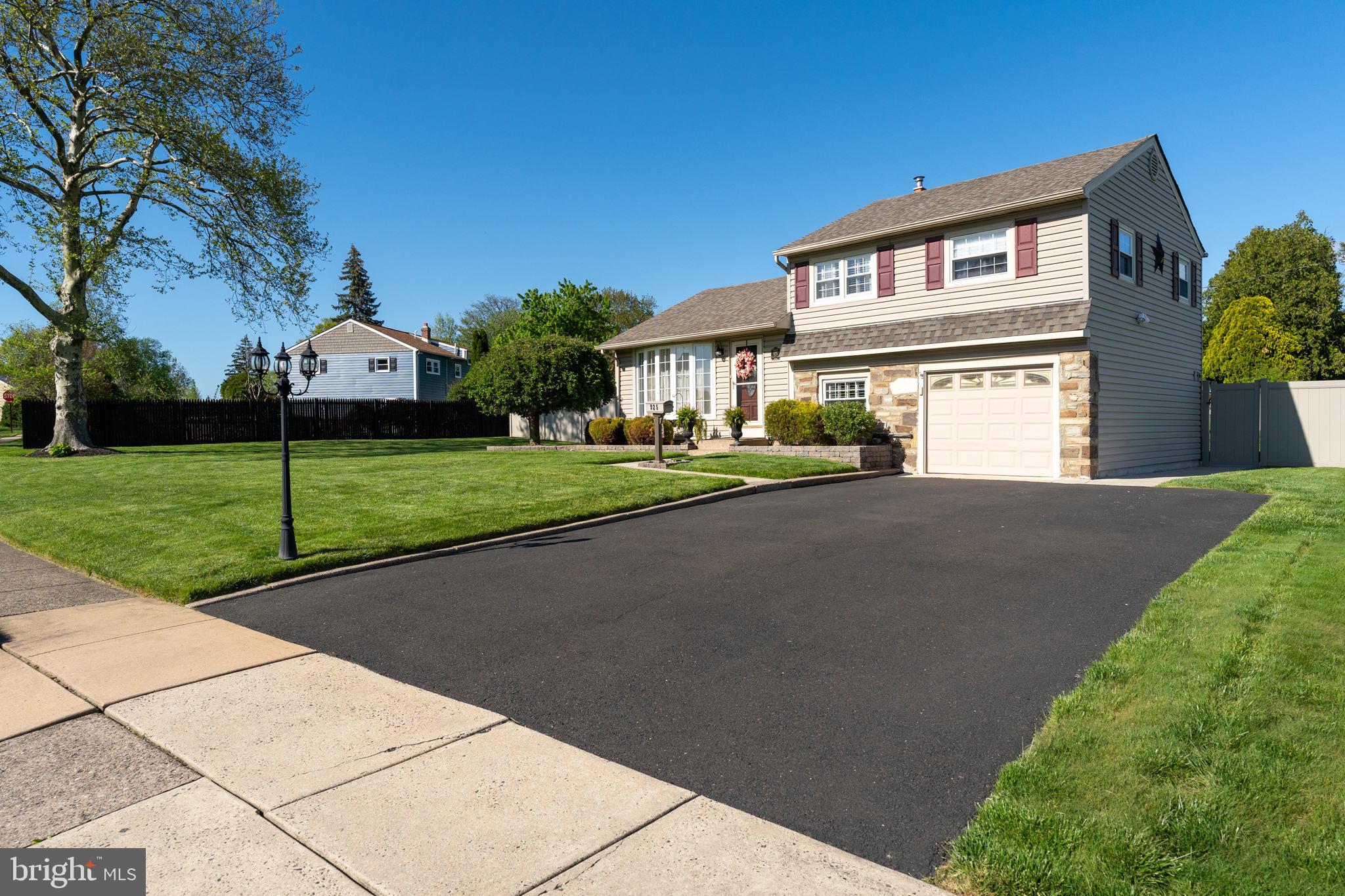 925 Walnut Road Warminster, PA 18974 - Photo 2 of 30