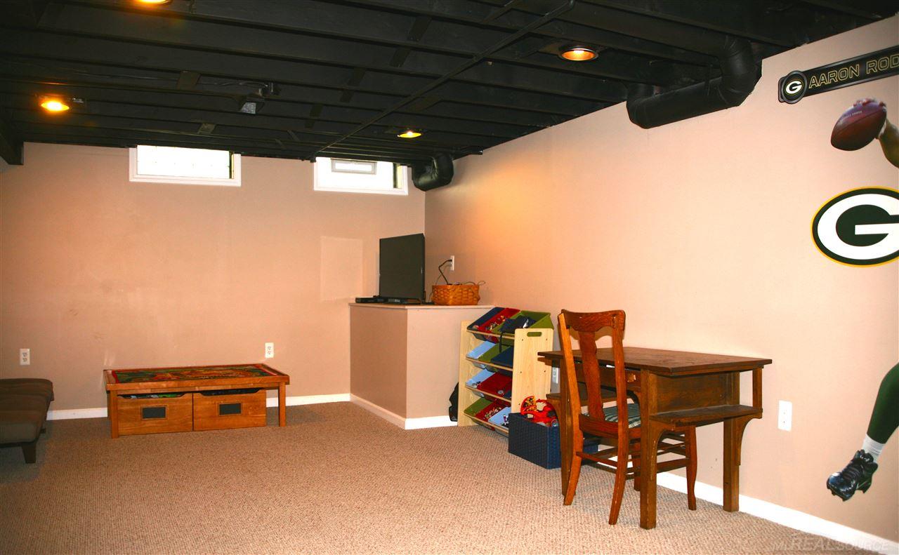 957 Hadley Road Rochester Hills, MI 48307 - Photo 18 of 23