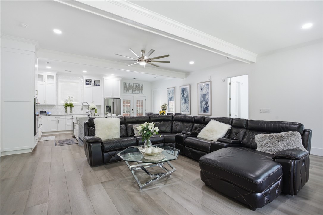 2585 Dr Johns Road Westminster, SC 29693 - Photo 9 of 40 This open concept living area seamlessly connects the kitchen and living room for effortless entertaining.