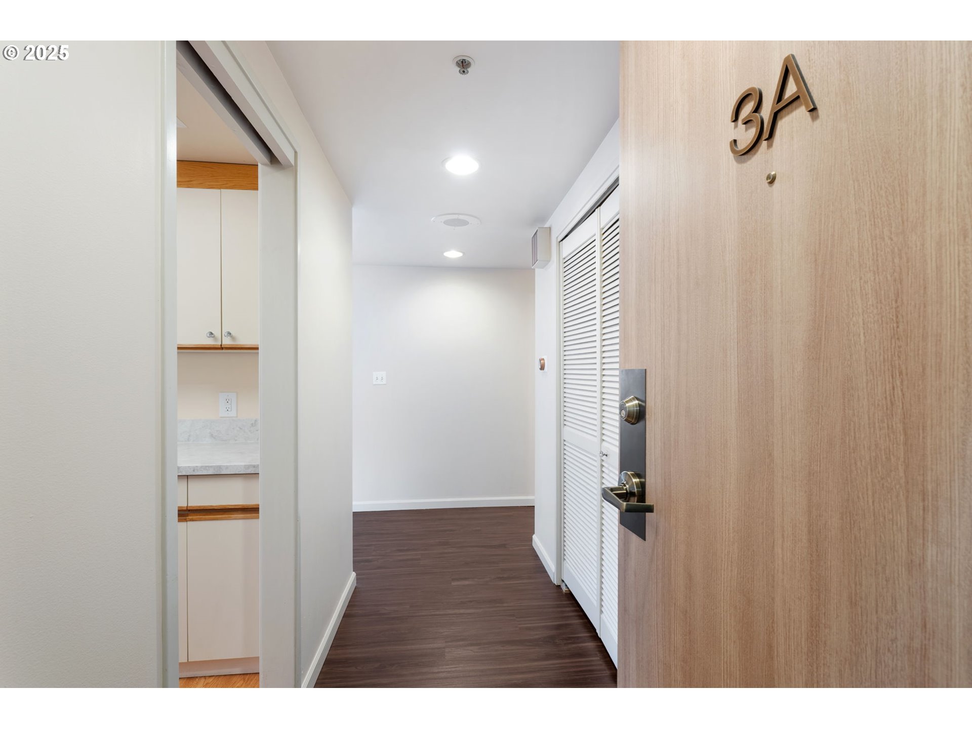 2245 Southwest Park Place, Unit 3A Portland, OR 97205 - Photo 14 of 42