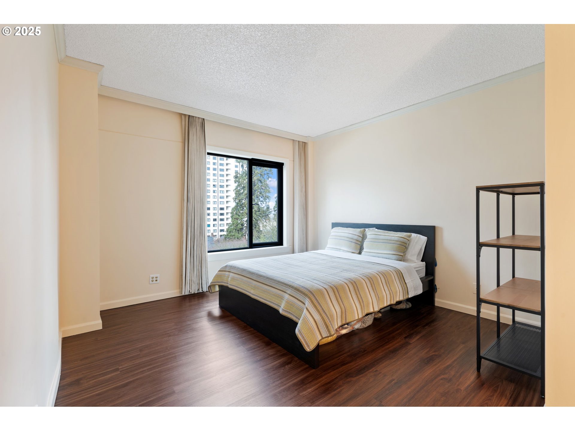 2245 Southwest Park Place, Unit 3A Portland, OR 97205 - Photo 24 of 42