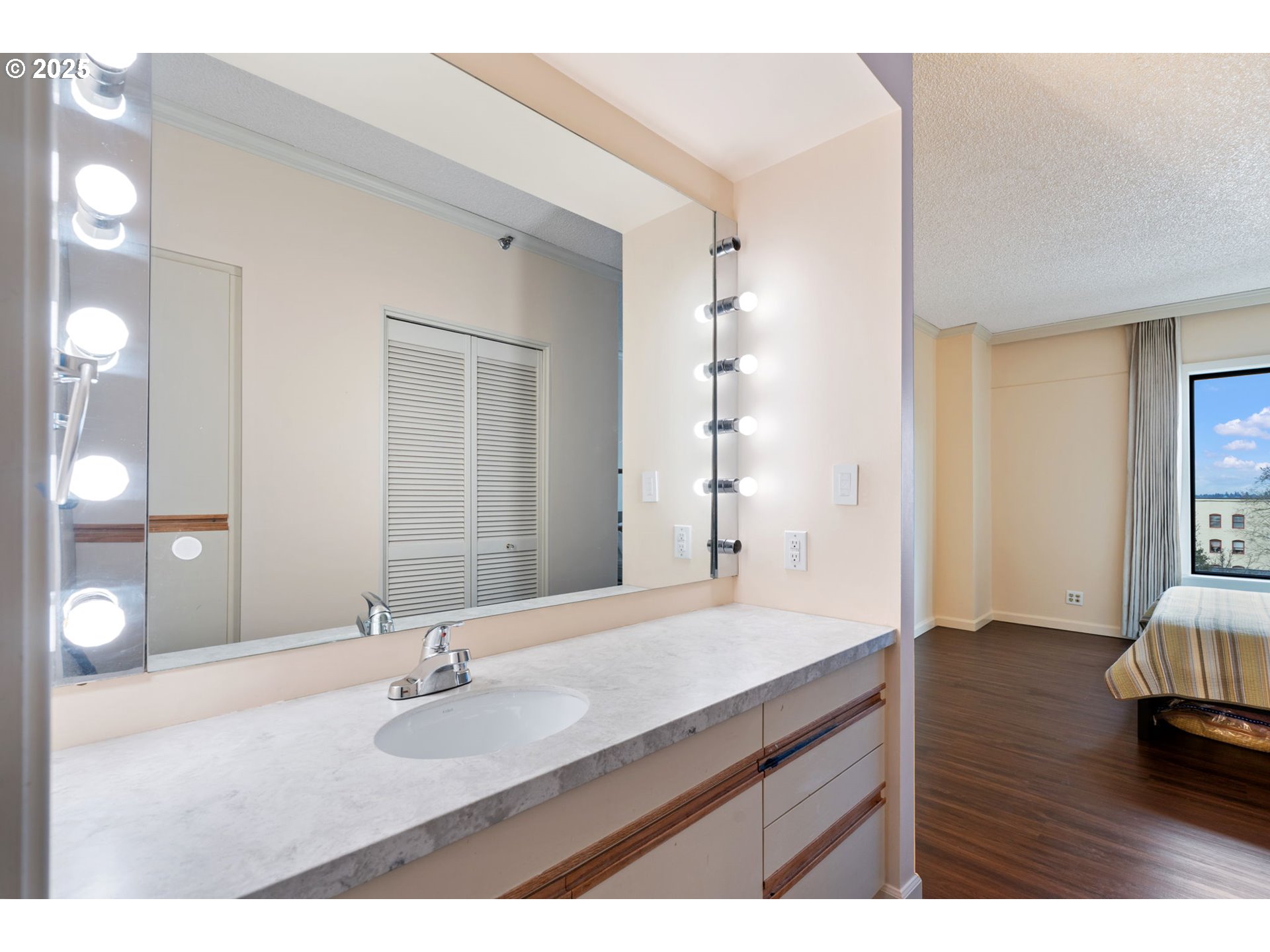 2245 Southwest Park Place, Unit 3A Portland, OR 97205 - Photo 25 of 42