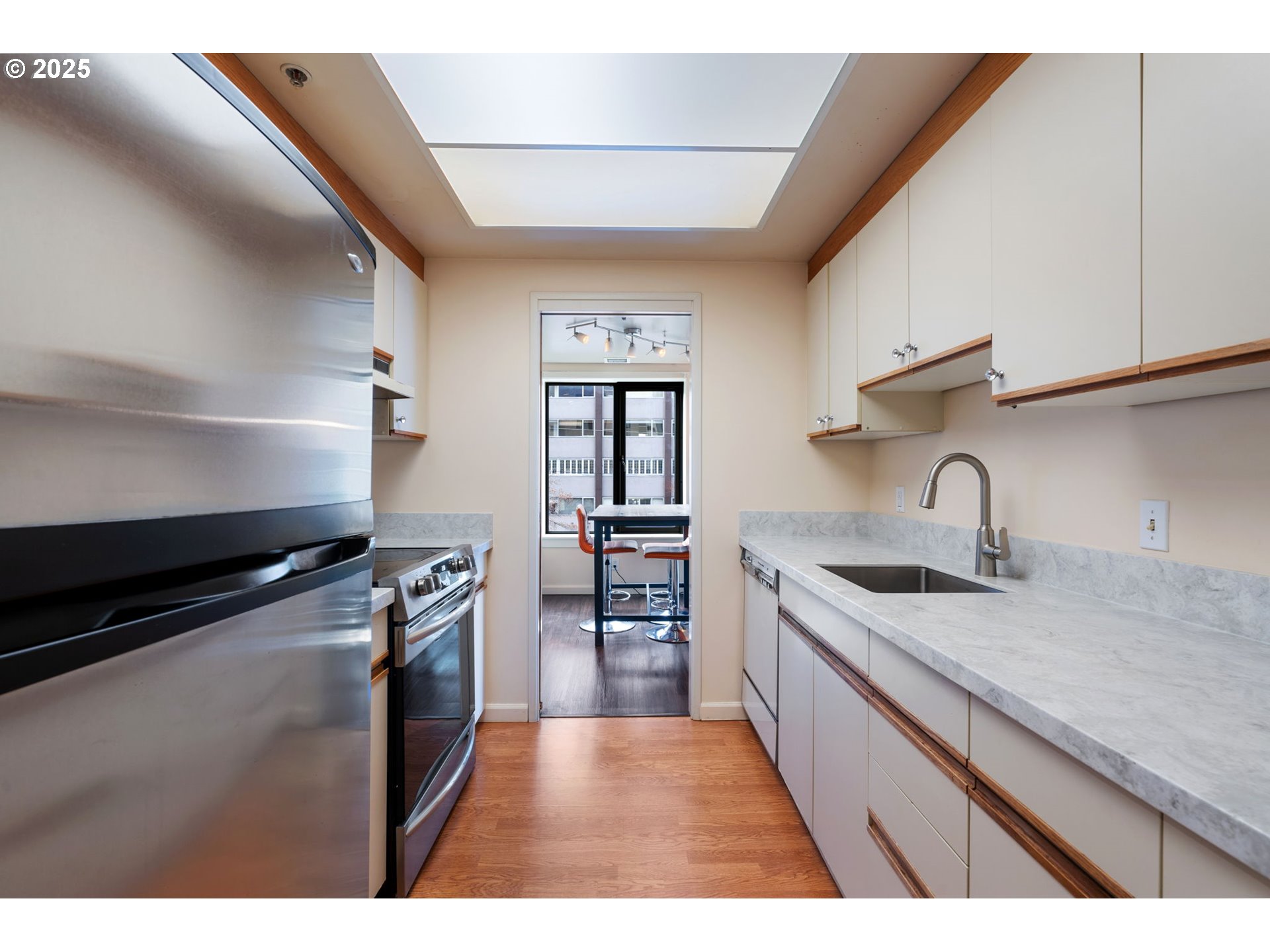 2245 Southwest Park Place, Unit 3A Portland, OR 97205 - Photo 26 of 42