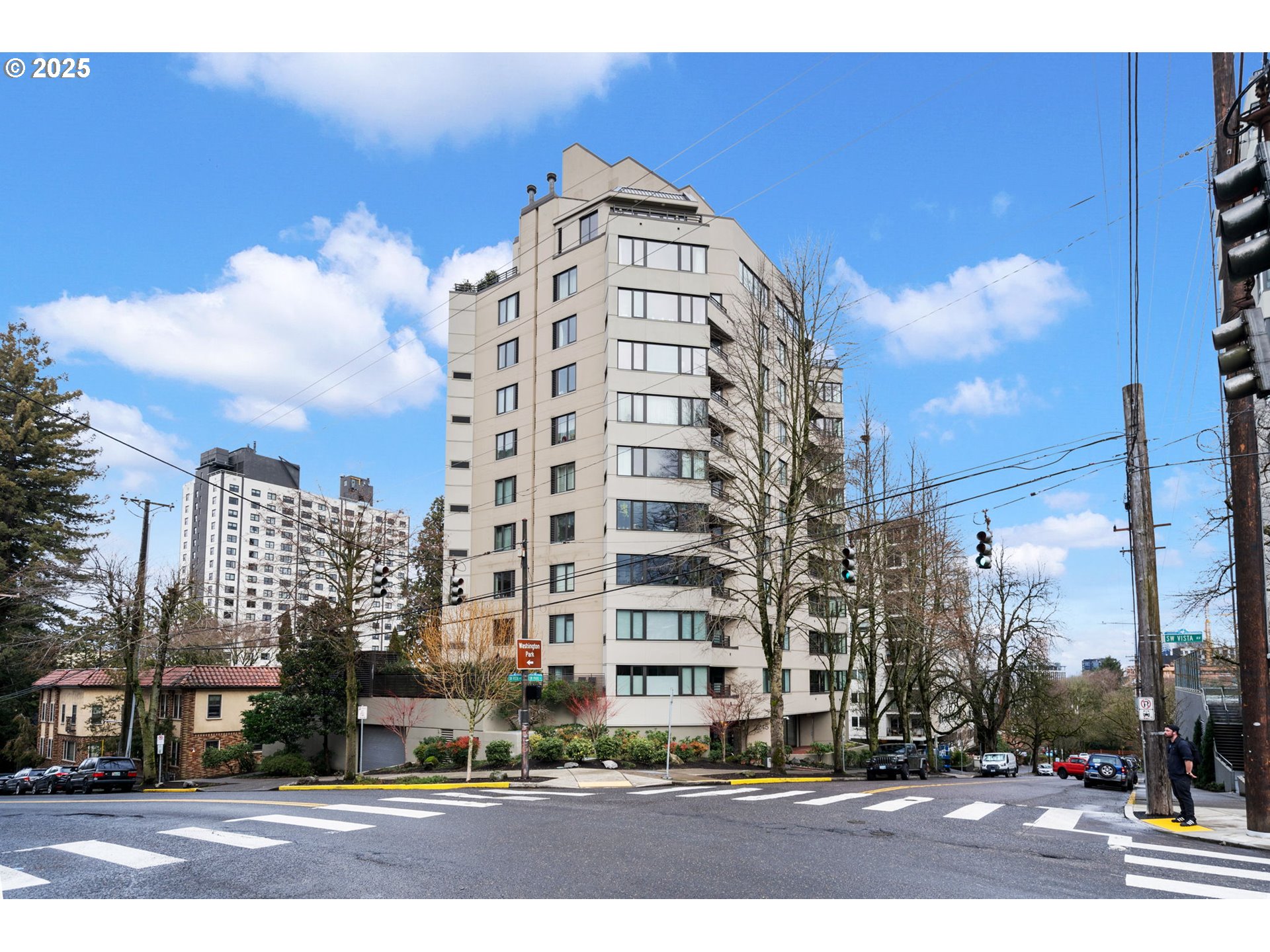 2245 Southwest Park Place, Unit 3A Portland, OR 97205 - Photo 34 of 42